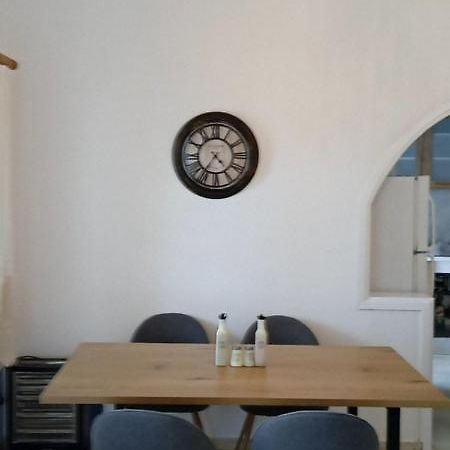 Beautiful House In Front Of The Sea Apartment Gazi Екстериор снимка