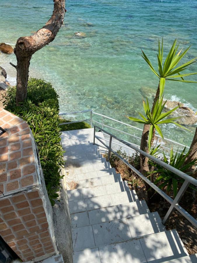 Beautiful House In Front Of The Sea Apartment Gazi Екстериор снимка